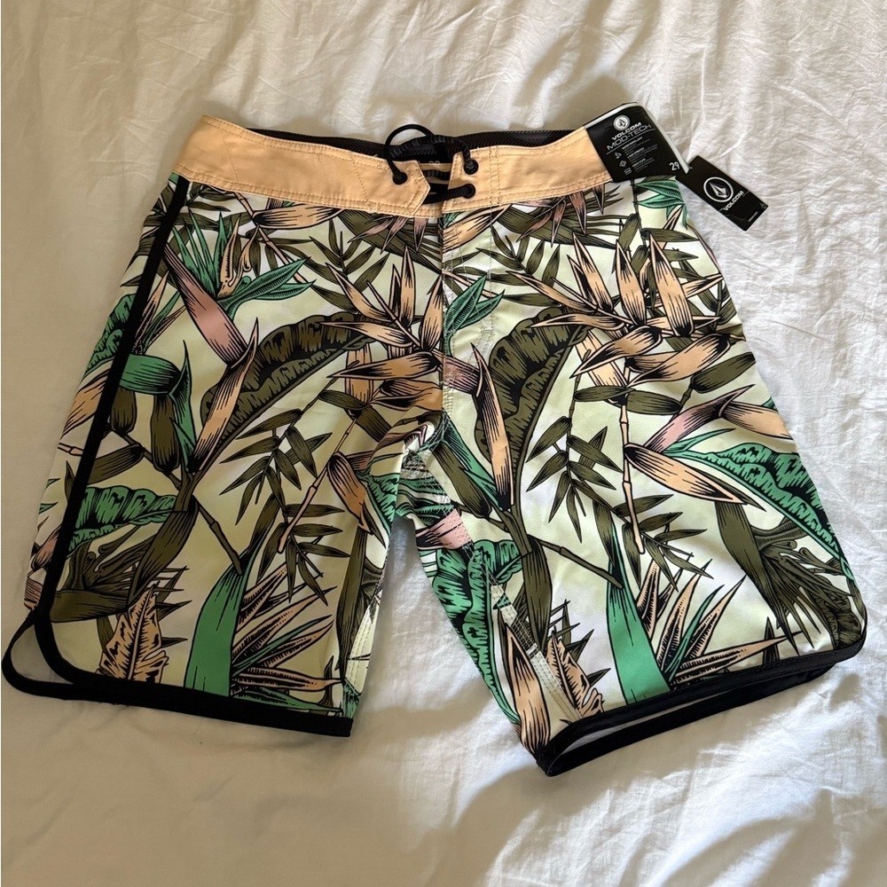 VOLCOM Tropical Print Men's Swim Shorts